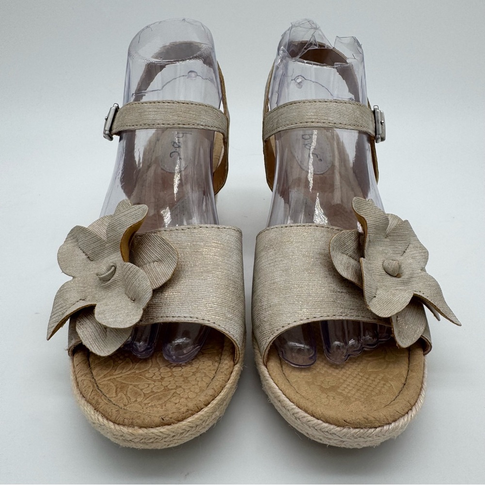 Born Tan Gold Canvas Flower Espadrille Wedge Sandal Size 9 M - Picture 3 of 10
